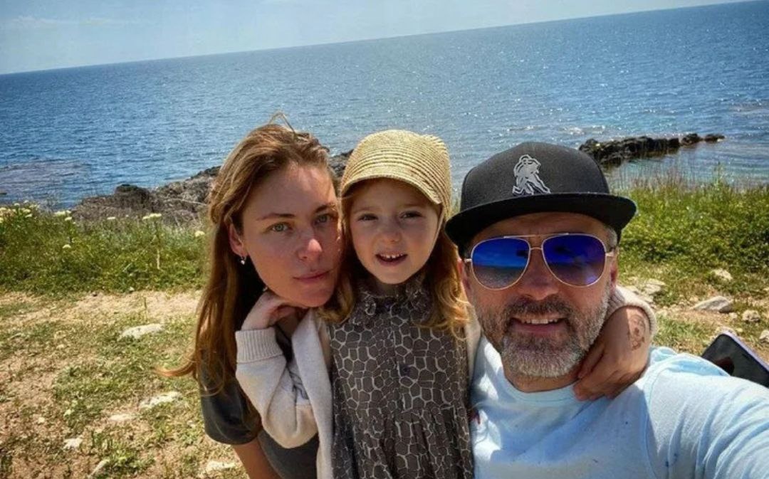 на фото Павел Трубинер со своей супругой Юлией и дочкой Полиной