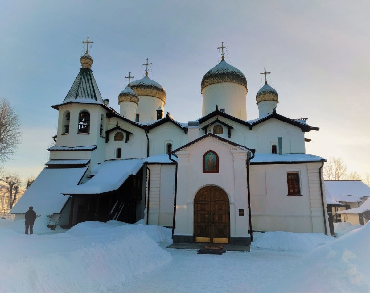 Храм апостола Филиппа и Николая Чудотворца. Западный фасад. 02.2023 © из группы в ВКонтакте "Православный Великий Новгород".