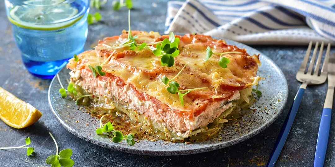 Сочная горбуша с картошкой в духовке, пошаговый рецепт с фото на 716 ккал