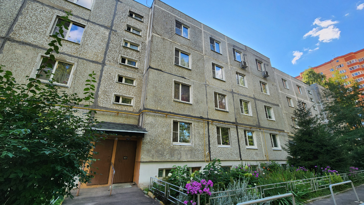 Как мне кажется, самый интересный дом посёлка