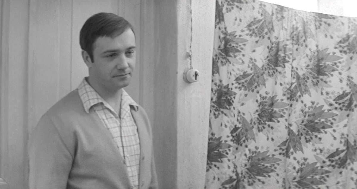 Кадр из кинофильма "Начало", 1970 г., режиссер Глеб Панфилов, сценаристы Евгений Габрилович, Глеб Панфилов, композиторы Вадим Биберган, Майкл Карр (скриншот)