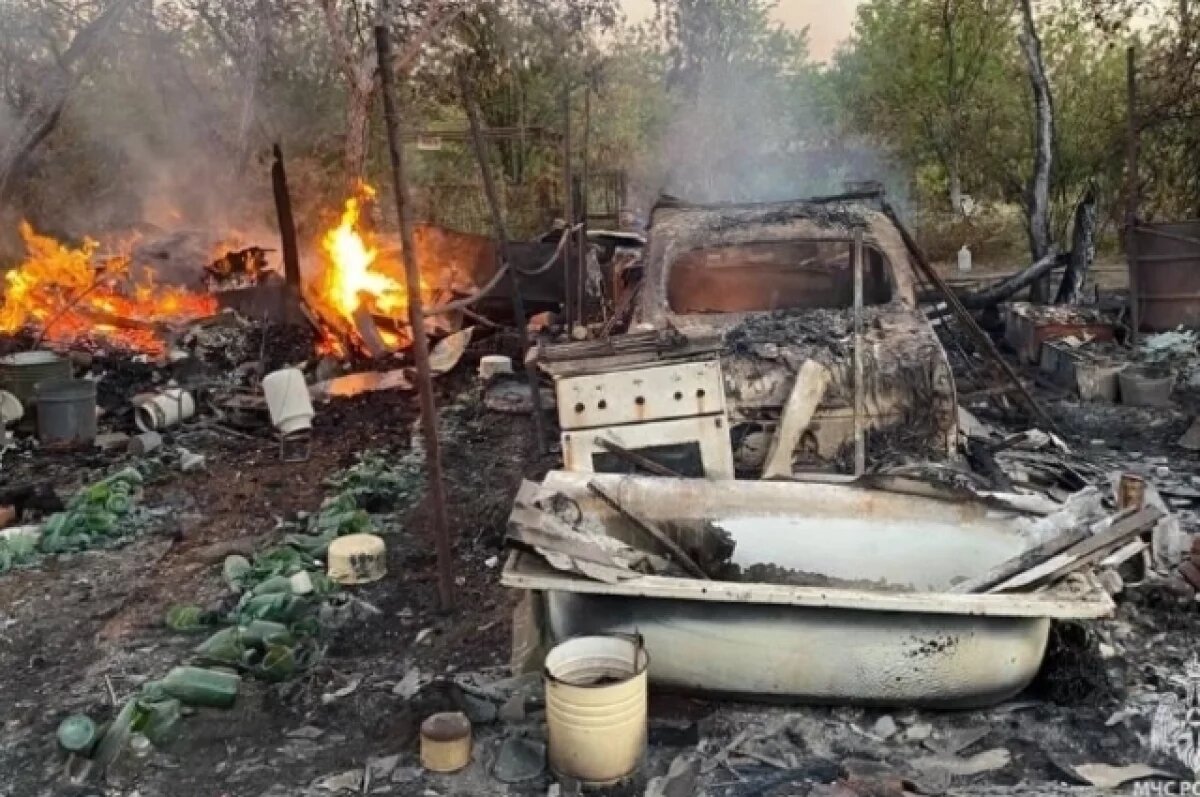    Жительница СНТ под Ростовом получила ожоги, спасая вещи во время пожара