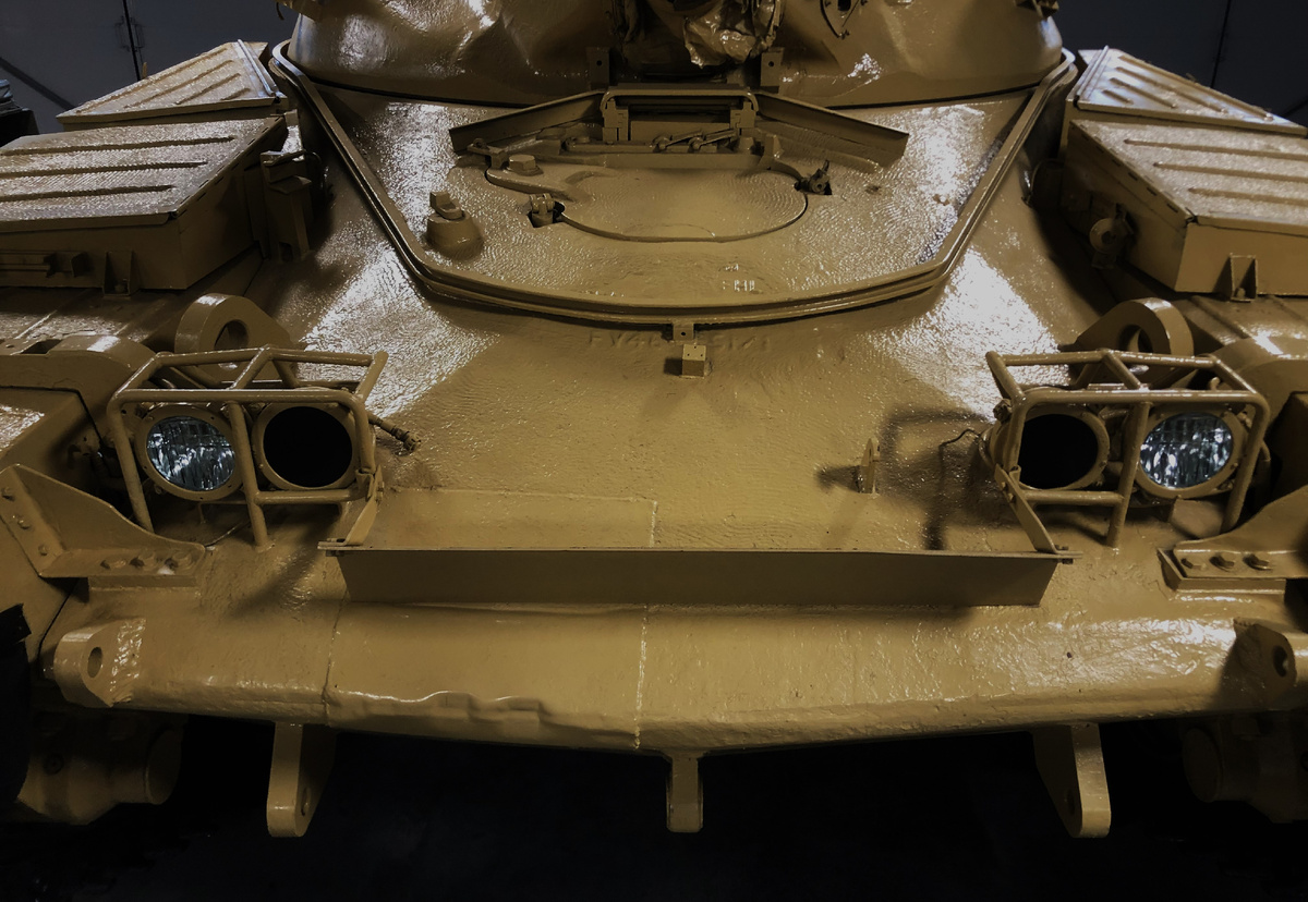 ВЛД корпуса. В левой нижней части видна прямоугольная "заплатка", видимо прикрывающая место выреза в броне, сделанного для оценки ее толщины. 