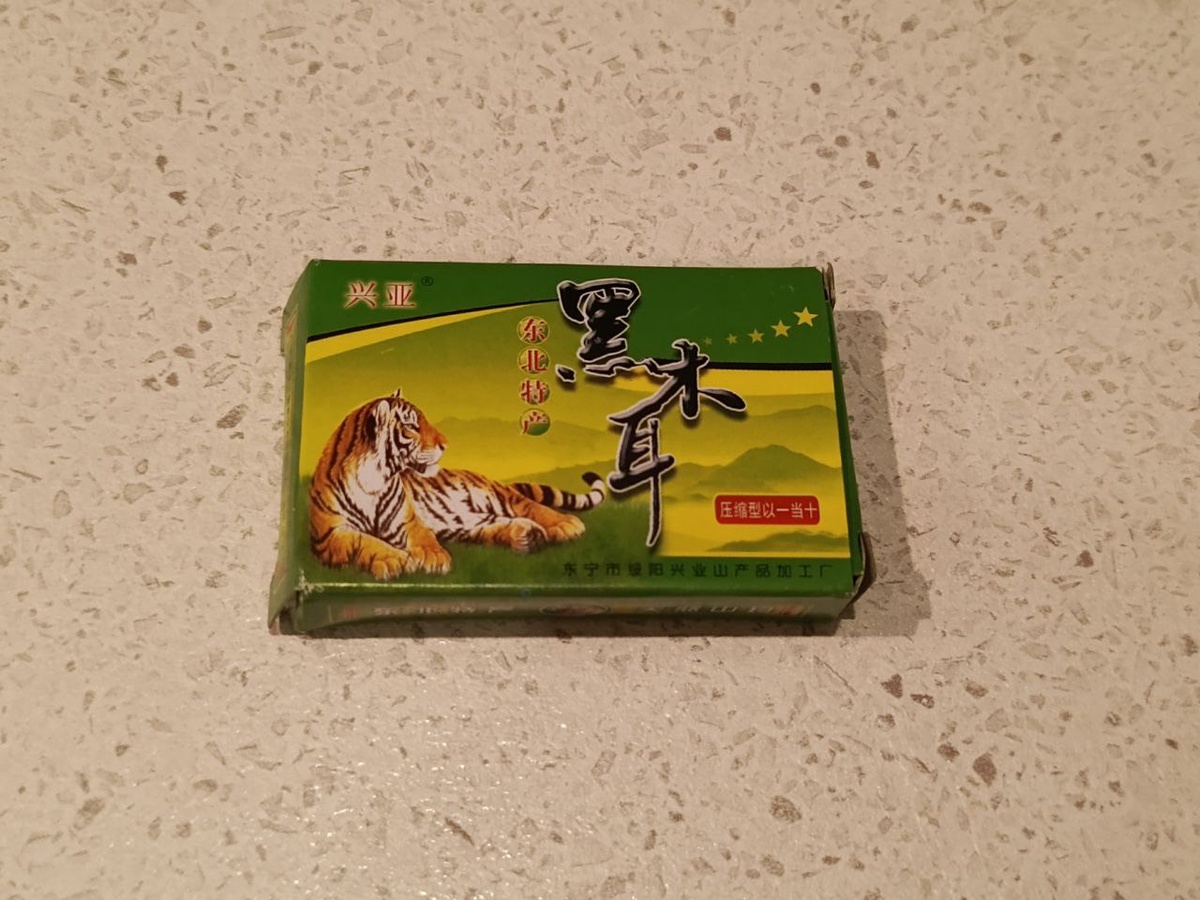 для приличия бы хоть русский перевод сделали)) а то непонятно что написано