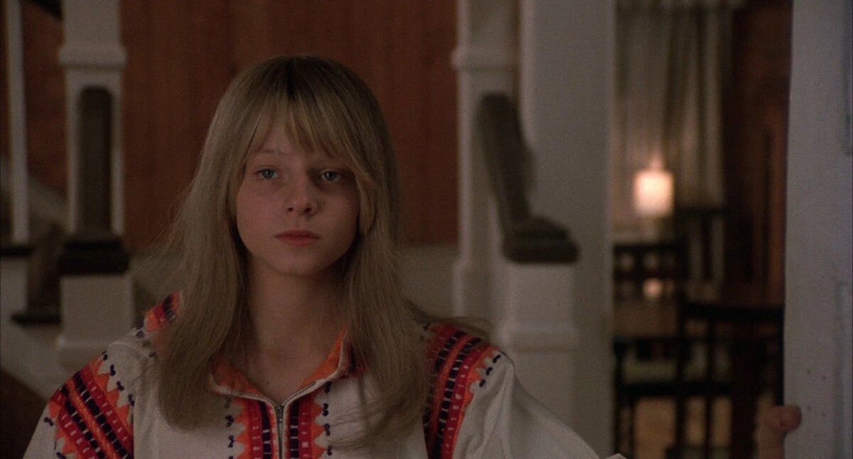 Кадр из фильма "Девочка из переулка" (1976)
