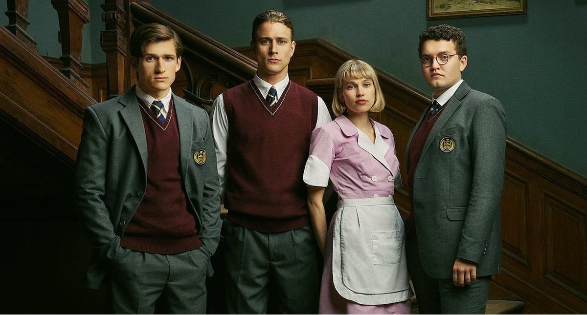 Шведская школа элит. В середине граф красавчик Отто.