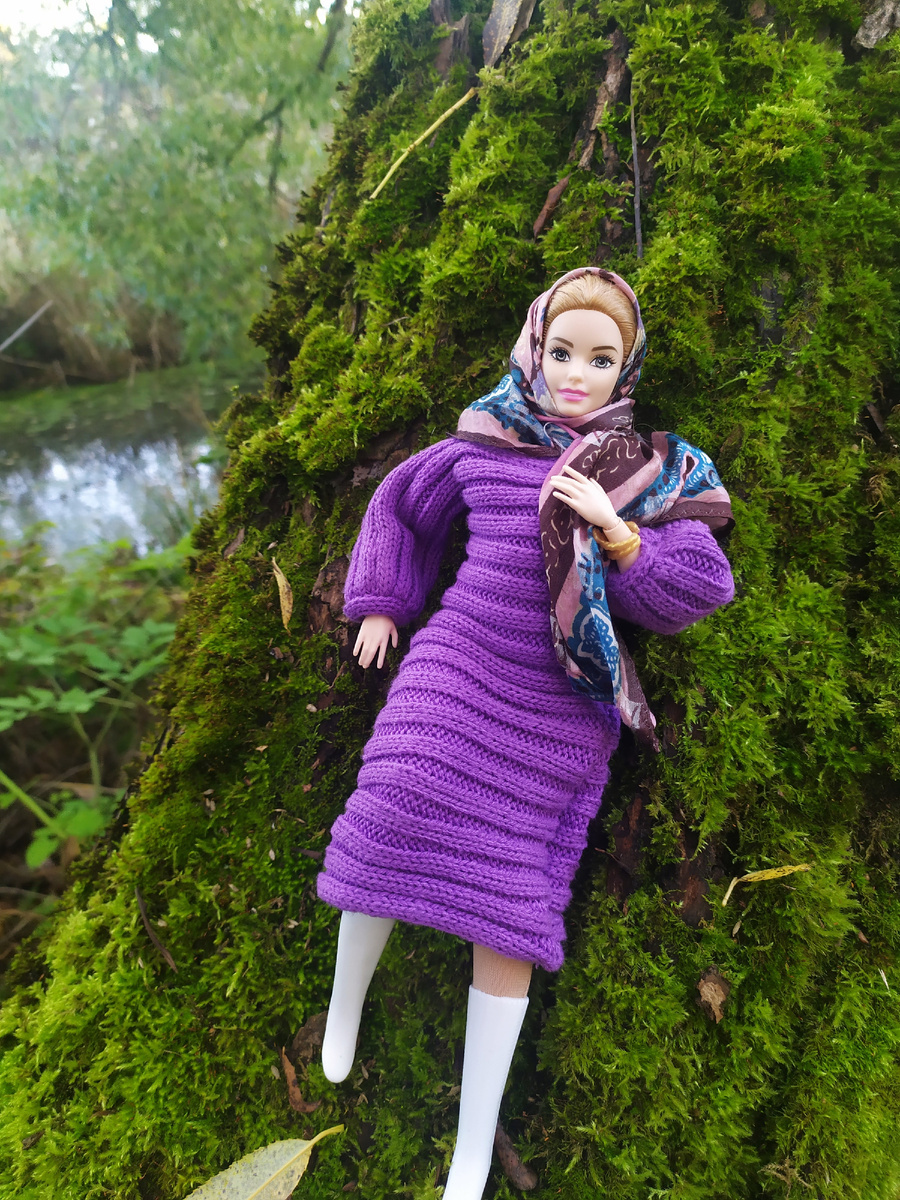 Анжелика в лесу.
Barbie Безграничные движения  йога Джойс пышка