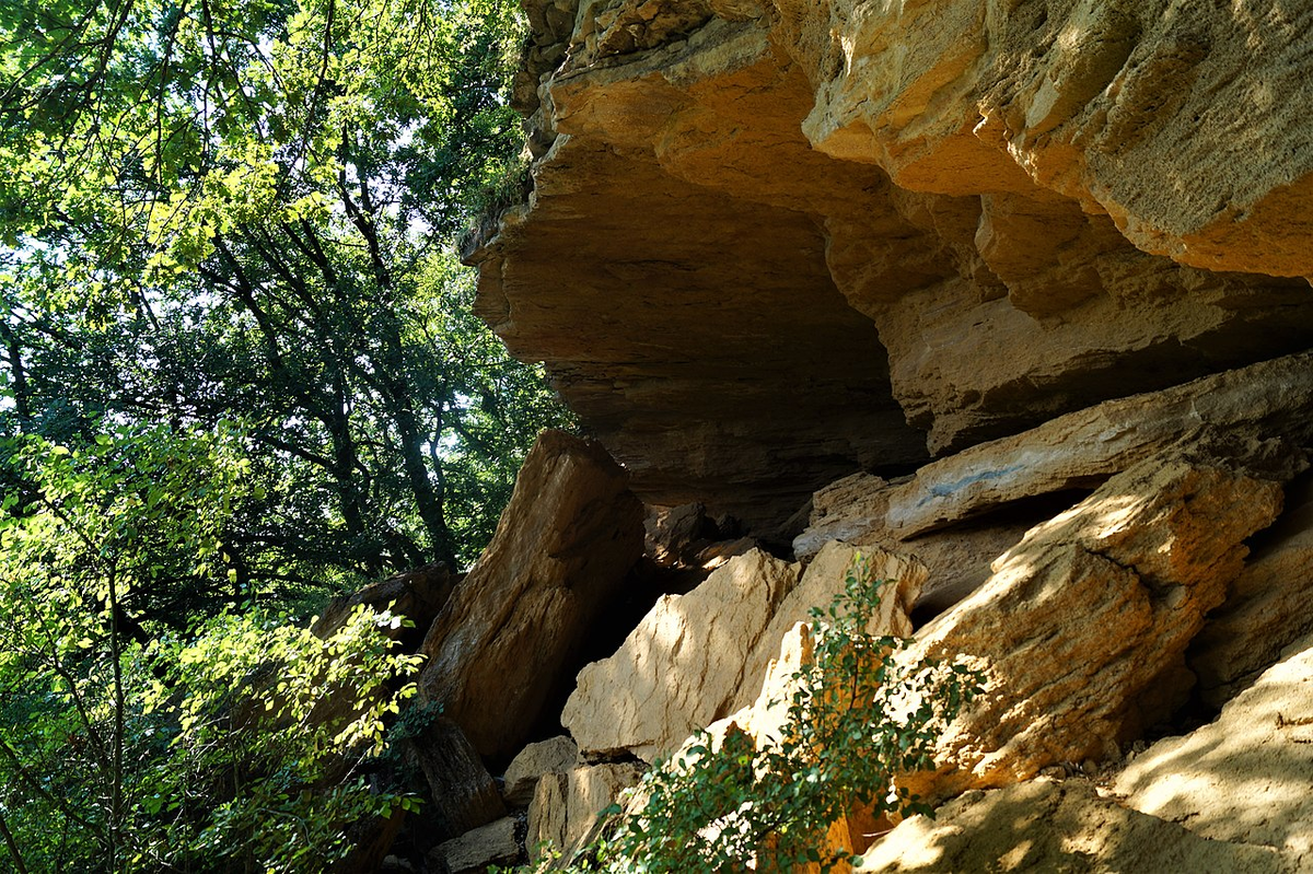 Татарские скалы близ села Татарка (Шпаковский район Ставропольского края). 