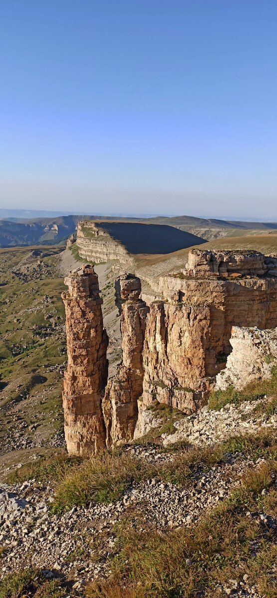 Скалы "Два монаха".