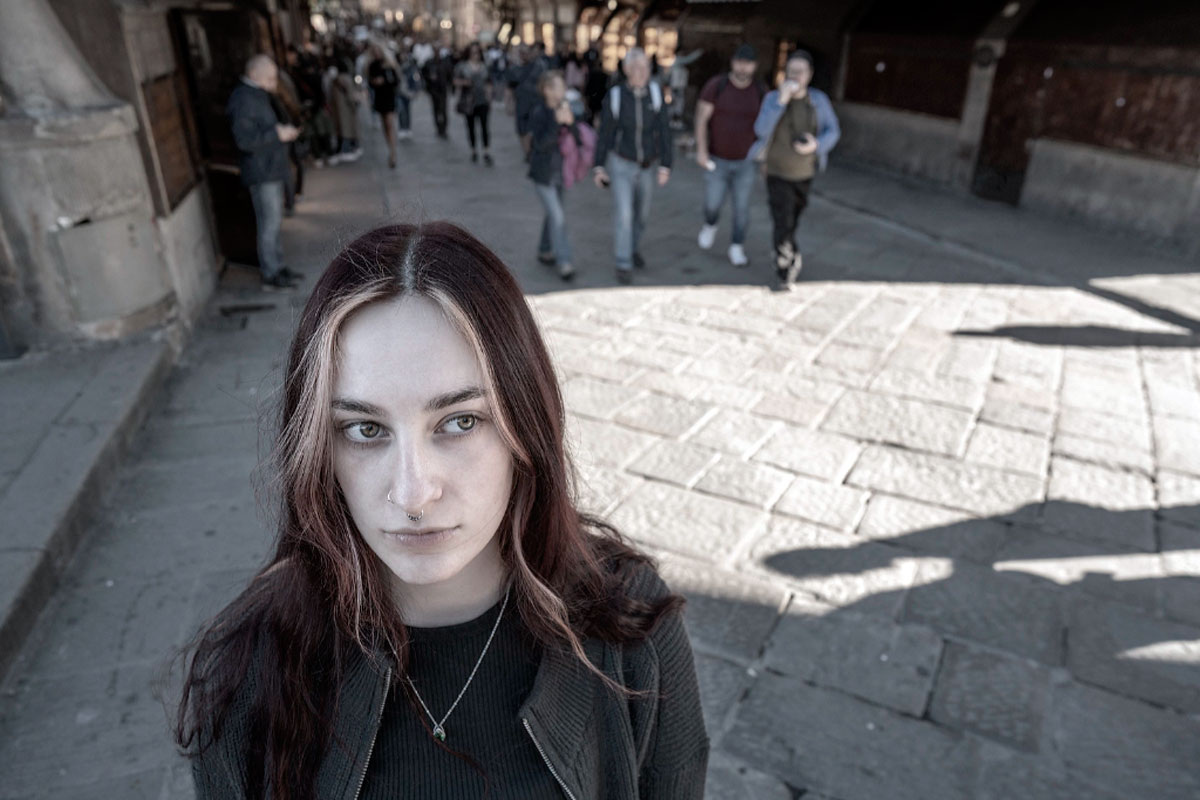 Если у нас нет возможности окружить себя людьми, которые вдохновляют нас и помогают нам стать лучше, то по крайней мере мы должны научиться противостоять негативному влиянию окружающих