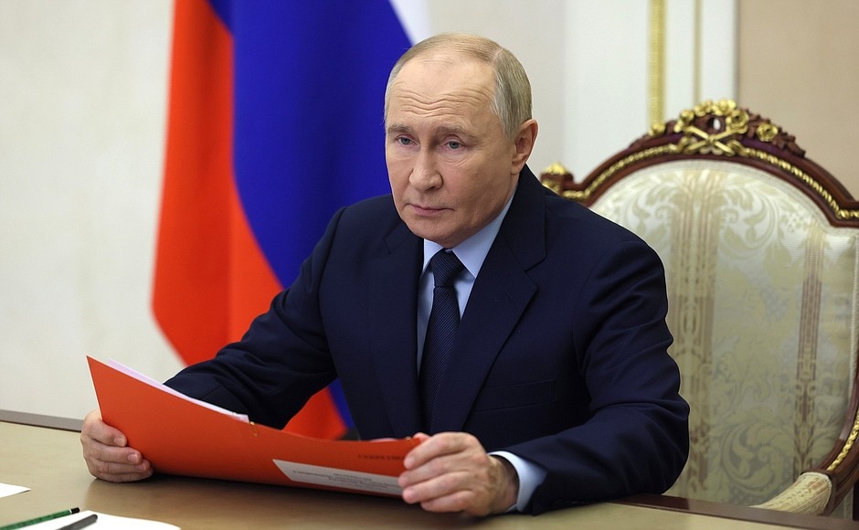    Губернатор Югры Руслан Кухарук поздравил Президента Владимира Путина с днём рождения