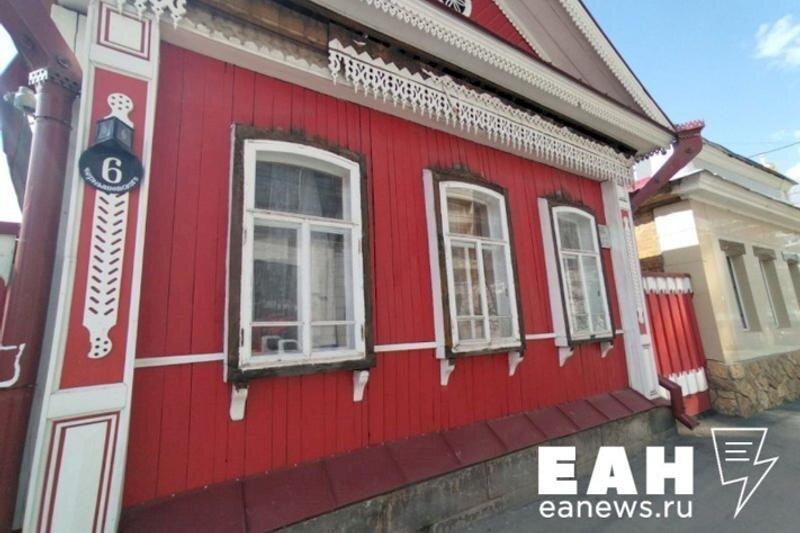    ЕАН / Петербургский специалист указал на ошибки смоленского эксперта, который приговорил дом Топоркова к сносу