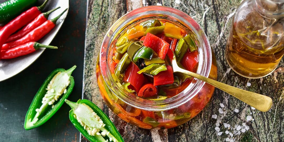 Острый перец в масле на зиму, пошаговый рецепт с фото на 589 ккал