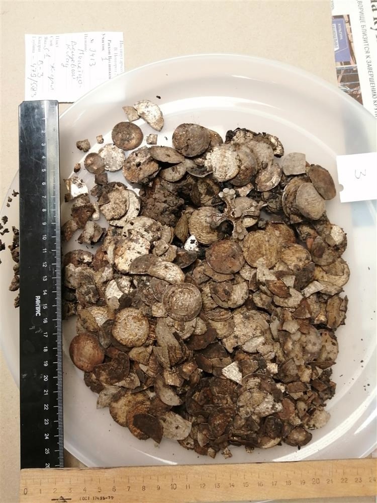 Воздвиженский клад из Великого Новгорода. Фото Института археологии РАН