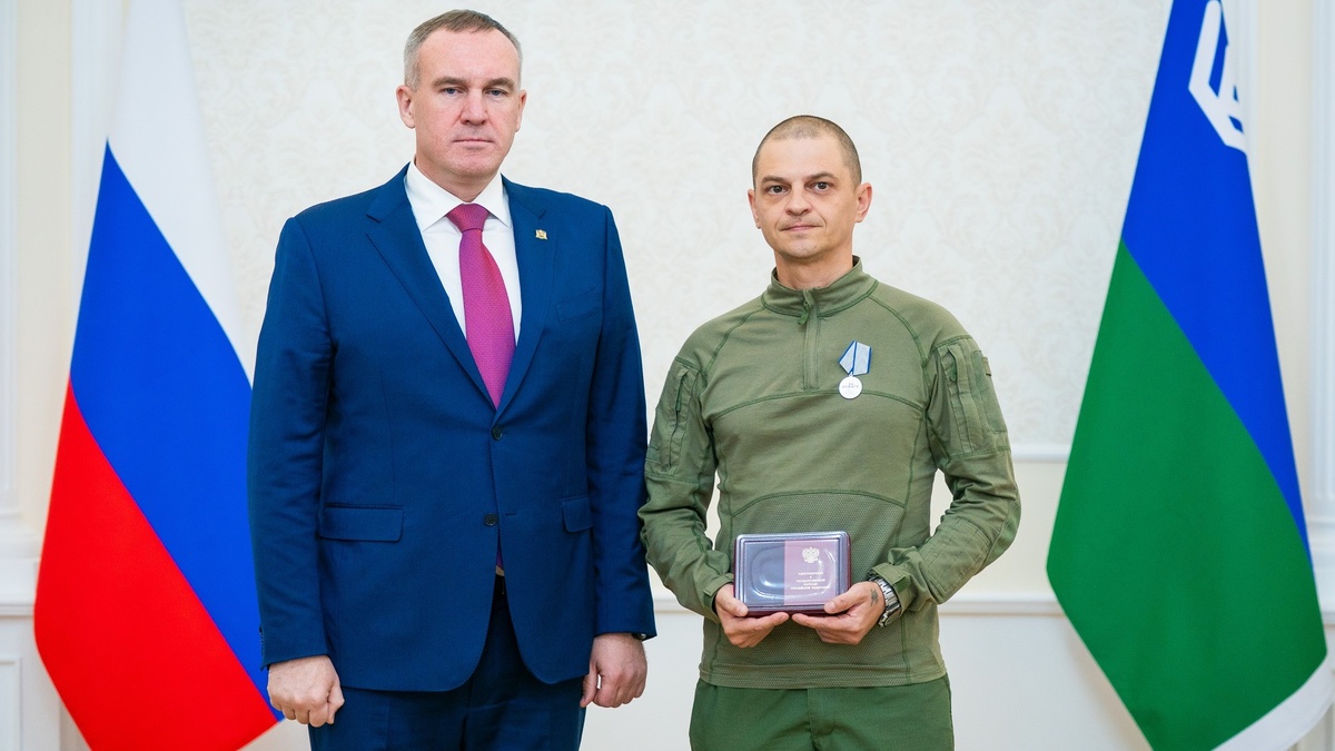    Руслан Кухарук вручил награды участникам СВО