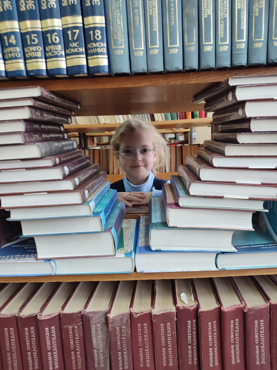 Алёна, моя внучка, первоклассница