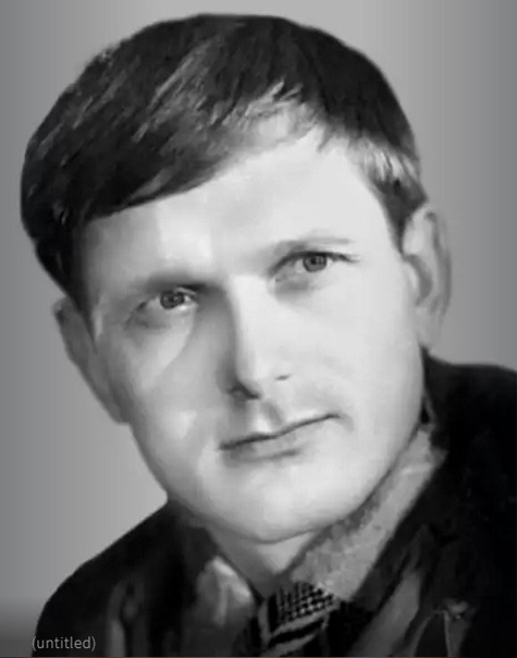 Радомир Василевский в то время. https://sun6-23.userapi.com/impf/yMCO9iGfLIJn_SSc1qUkX3Uy-DDWFDMWldpeQQ/0zw2l44nuvY.jpg?size=475x604&quality=96&sign=6175ab7a2d462a0e07341457966a046e&type=album