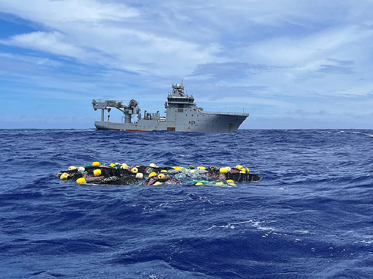   New Zealand DefenseS\Keystone Press Agency\Global Look Press