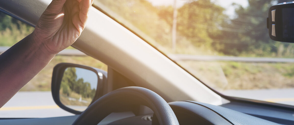 Хорошее освещение помогает глазам лучше видеть дорогу и окружающую обстановку. 