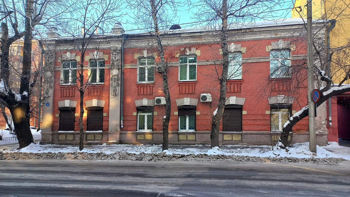 Типография Казанцева на Марата, 4 — тоже работа Александра Артюшкова
Фото: Инна Дружинина