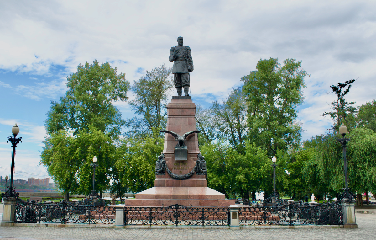 Памятник Александру III в Иркутске