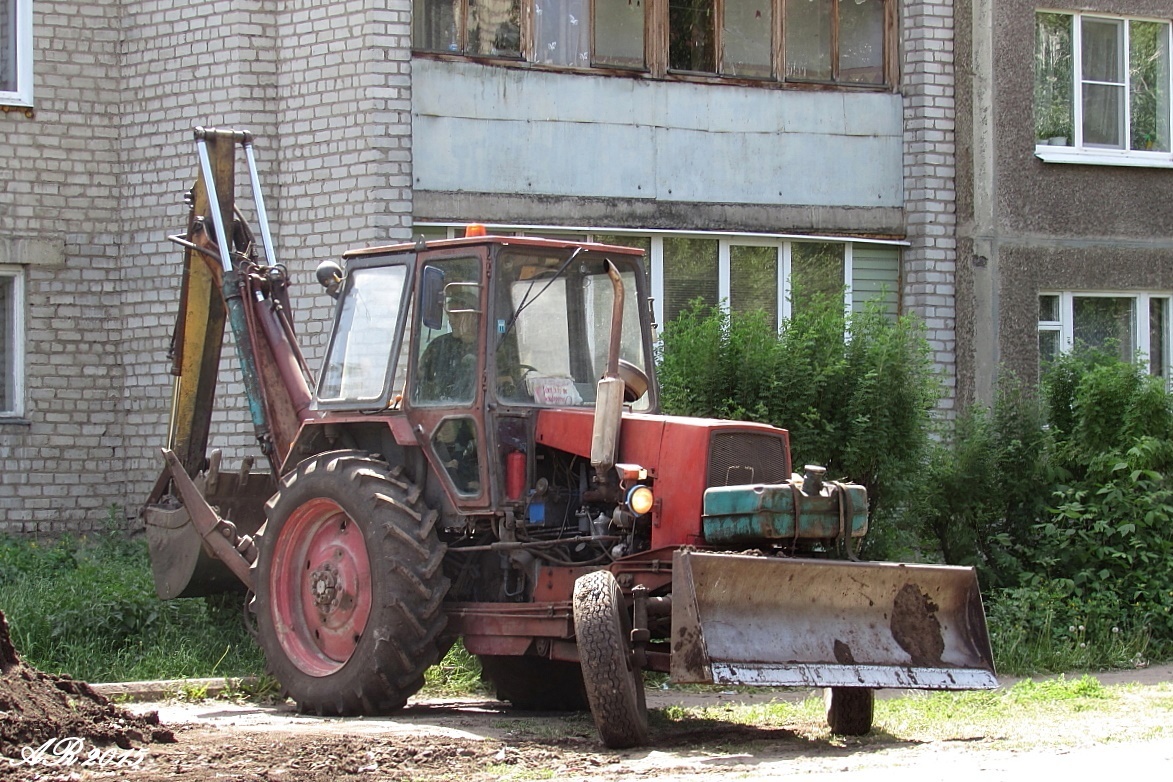 Трактор ЮМЗ-6002