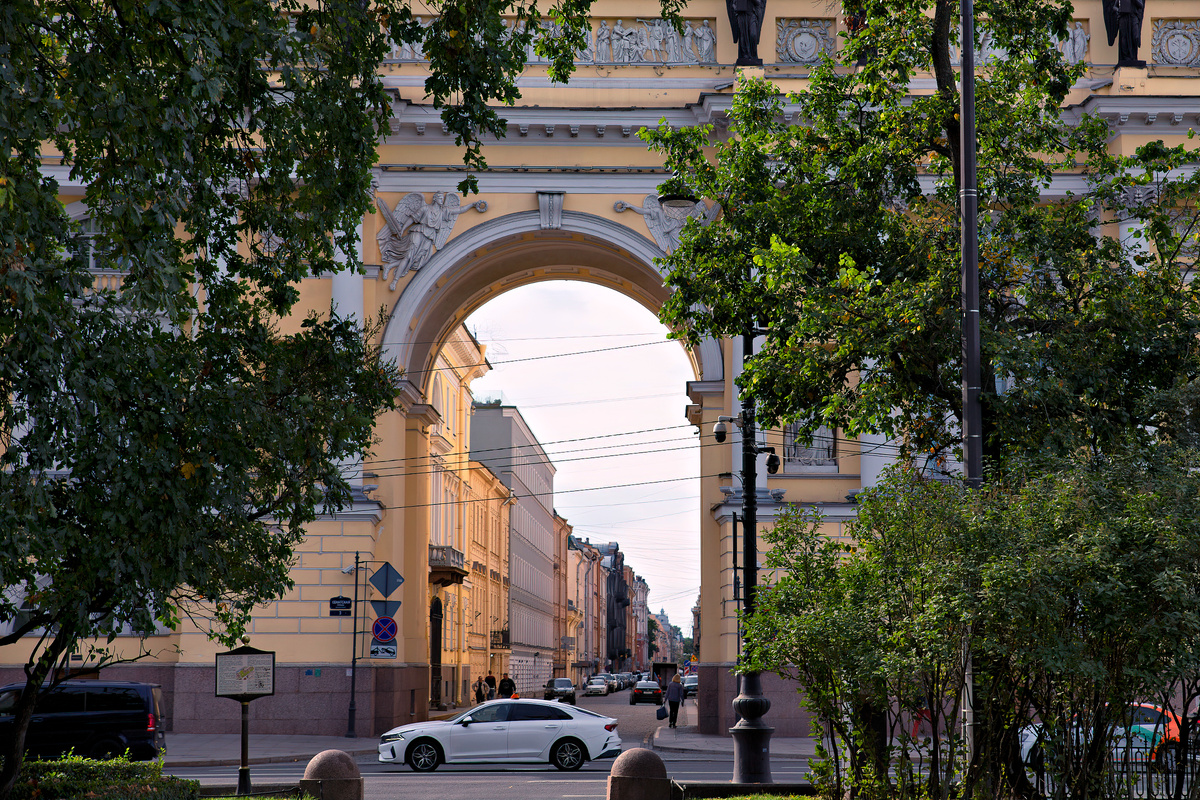 арка между зданиями Сената и Синода