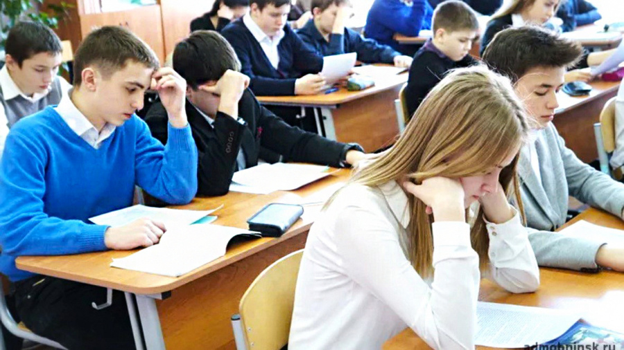 Как отнеслись обнинцы к предложению помощника президента Владимира Мединского сократить срок обучения в школах?