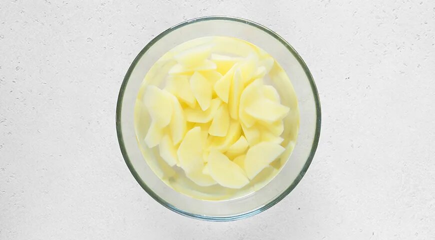   Суп с тушенкой и картофелем (gastronom.ru)