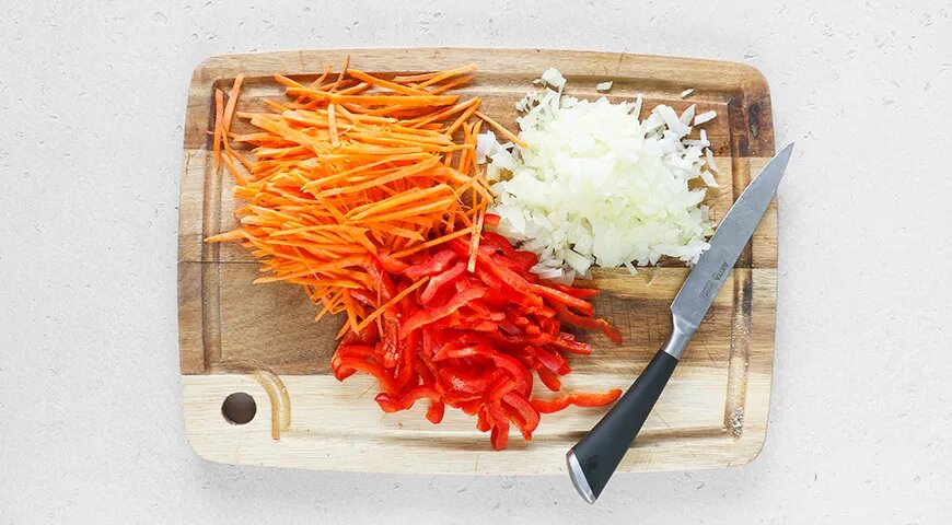   Суп с тушенкой и картофелем (gastronom.ru)