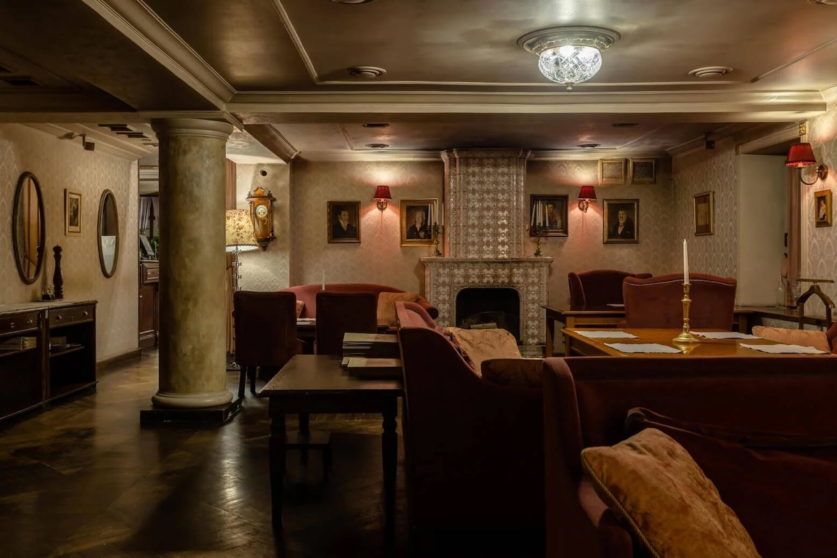 Обломов питер ресторан. Кафе обломов москва. Ресторан обломов 8956. Ресторан обломов 1-й монетчиковский пер д 5. Ресторан обломов 8956.