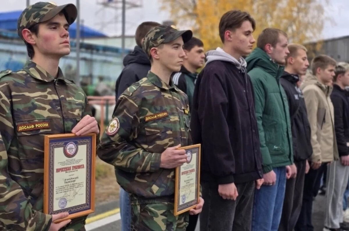    Опытные инструкторы преподают практические занятия.