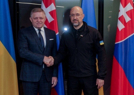    Украина ждёт российский газ и заморозку конфликта. Фицо передаст это Путину