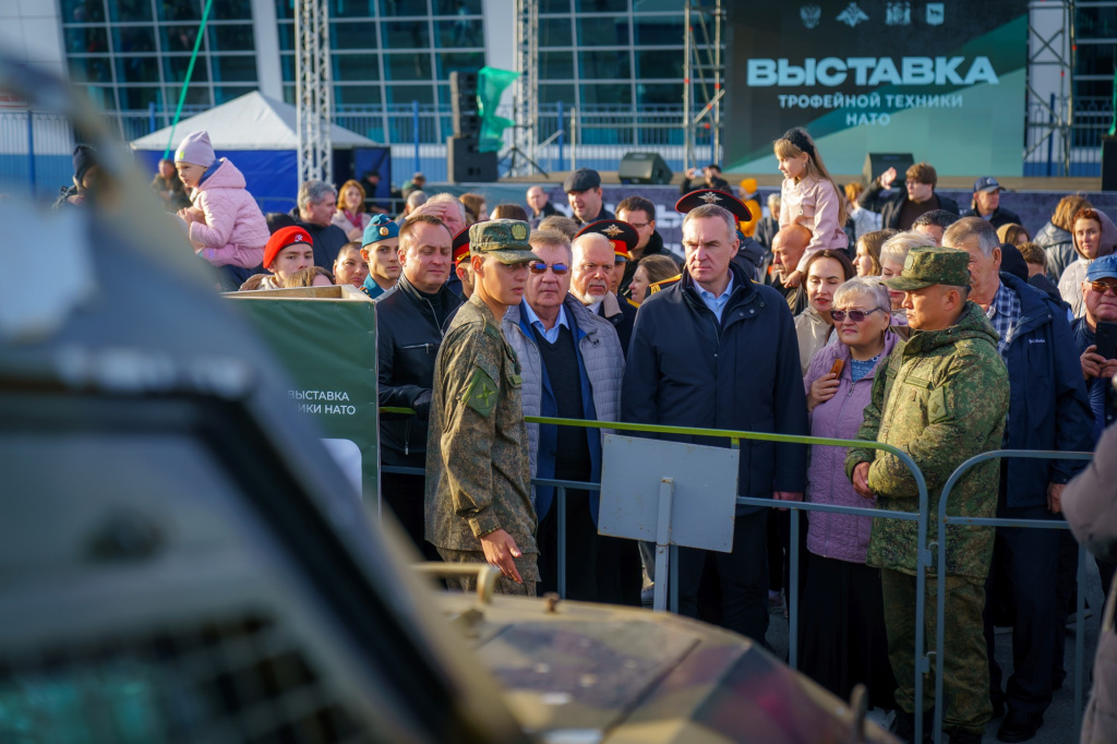    Выставку трофейной техники в Сургуте посетили более 100 тысяч югорчан