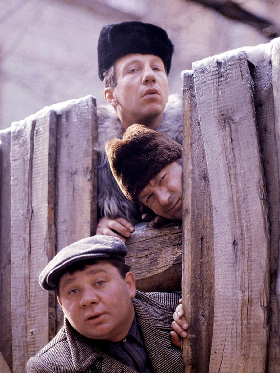 Кадр из комедии "Джентльмены удачи", 1973 год