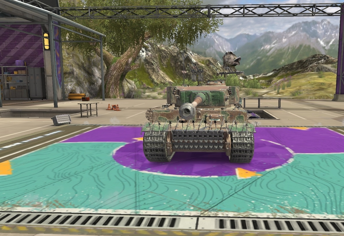 Кстати, танк имеет 3 легендарных камуфляжа, 2 из которых максимально приближены к историчным.