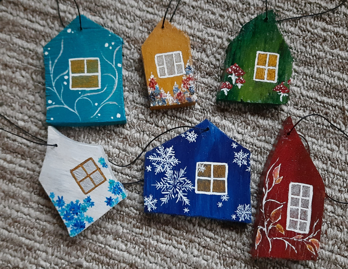 Набор декоративных деревянных домиков на ёлку