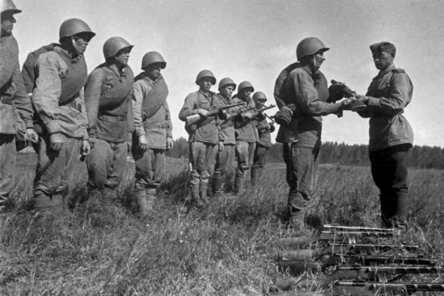    Чем гражданская война отличается от отечественной?