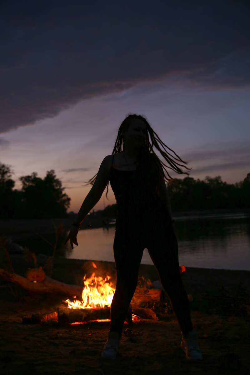 Приветствую! На связи Котовски. Здесь делюсь своими мыслями, видюшками и уникальным вайбом. Надеюсь, мой контент вдохновит тебя и подарит море положительных эмоций. Добро пожаловать! Не стесняйся подписываться и заглядывать ко мне почаще ;)