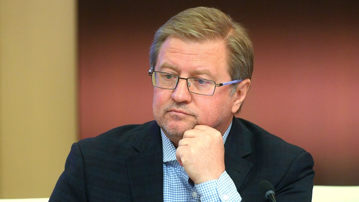 Владимир Анатольевич Лепе́хин, российский социолог, политолог, журналист, политический деятель. Основатель и генеральный директор Института изучения проблем развития Евразийского экономического союза ЕАЭС с 2010 года. 
Депутат Государственной Думы ФС РФ первого созыва (1993—1995).