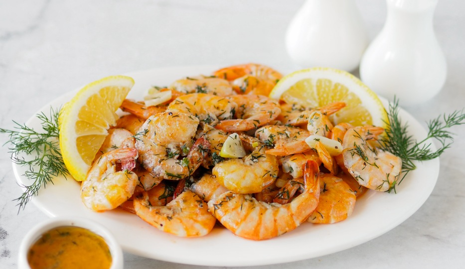 Сливочные креветки: рецепт на сковороде с чесноком