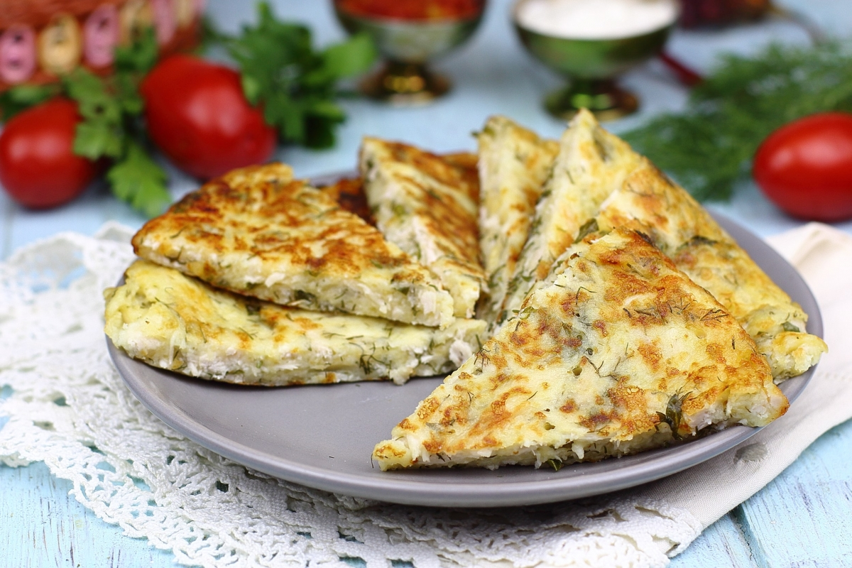 Ленивая лепешка с курицей за 15 минут: быстрый и вкусный перекус