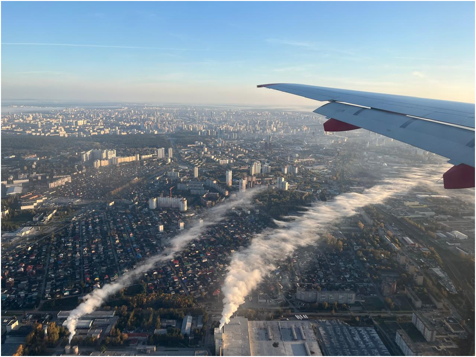 На посадочном курсе (смотри положение закрылка). Фото Бобровкиной - Морковкиной