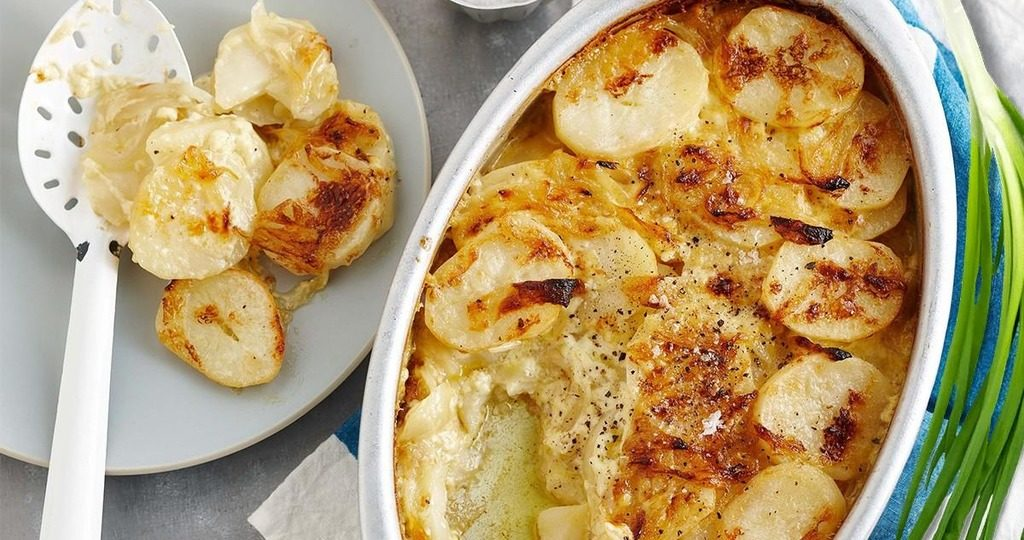 Вкусная картошечка в чесночно-сметанном соусе