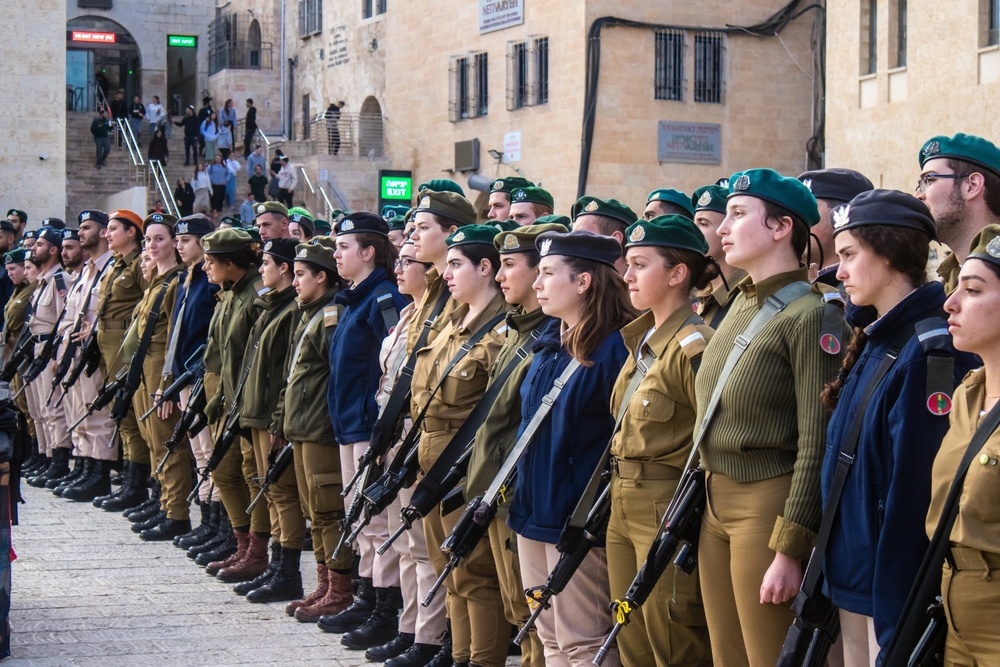 Израильтянки после офицерской школы
