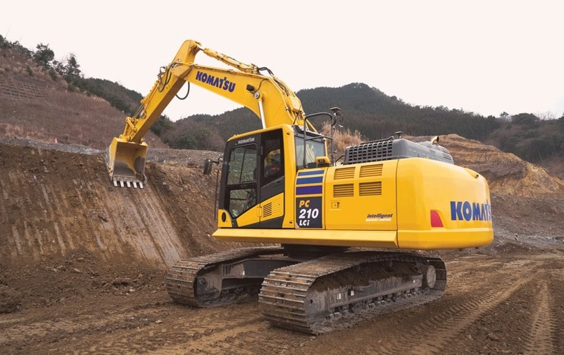 Komatsu PC210LCi-11