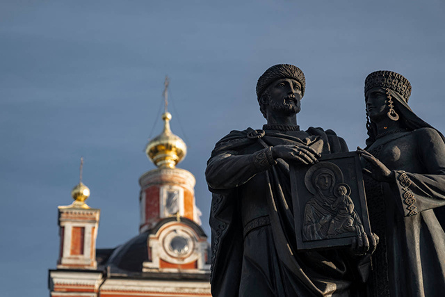 В Торопец доставили ковчег с частями мощей тверских святых