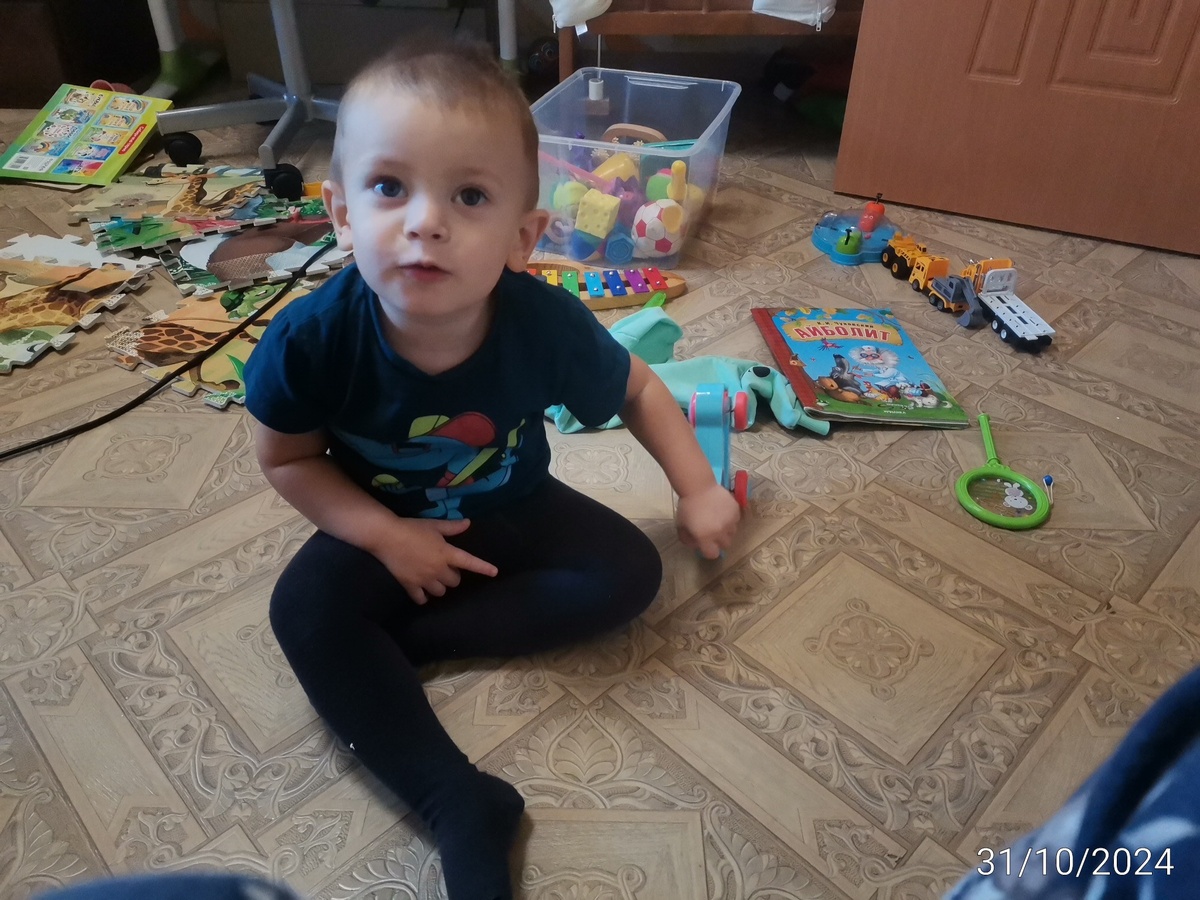 Сыну 1 год и 10 месяцев 