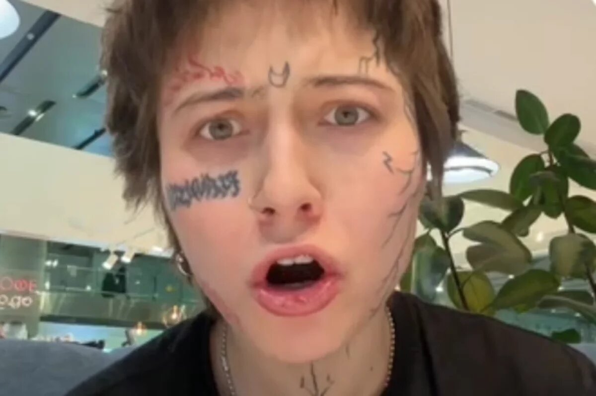    Пьяная участница шоу «Пацанки» громко поскандалила с полицией в Пулково