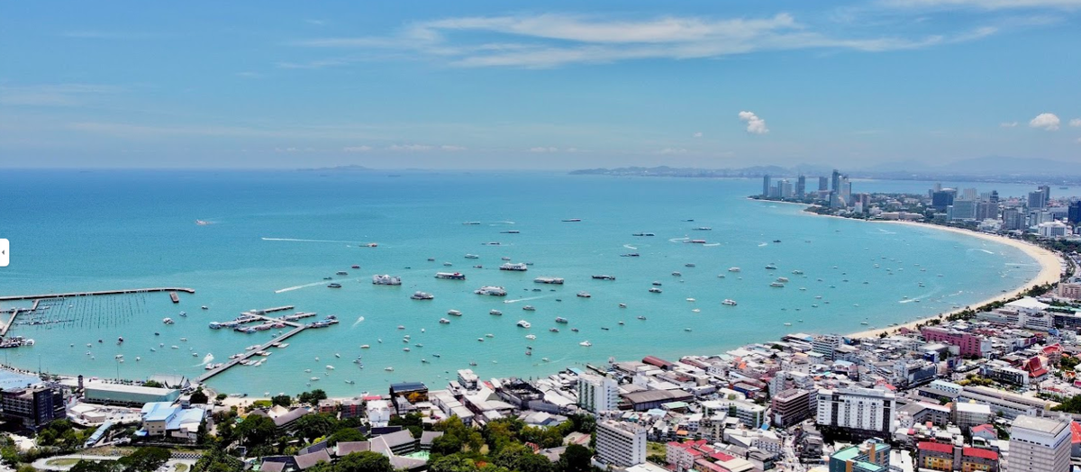 Pattaya Beach - центральный городской пляж курорта Паттайя